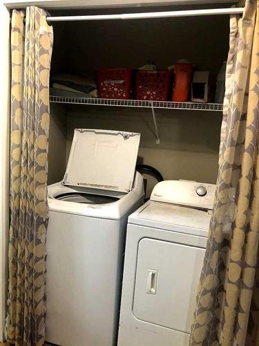 3711 51 Avenue, Red Deer, AB - Indoor Photo Showing Laundry Room