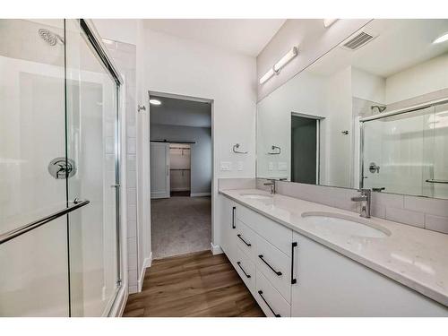 15 Rosse Place, Sylvan Lake, AB - Indoor Photo Showing Bathroom