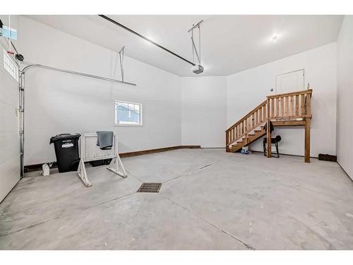 15 Rosse Place, Sylvan Lake, AB - Indoor Photo Showing Garage