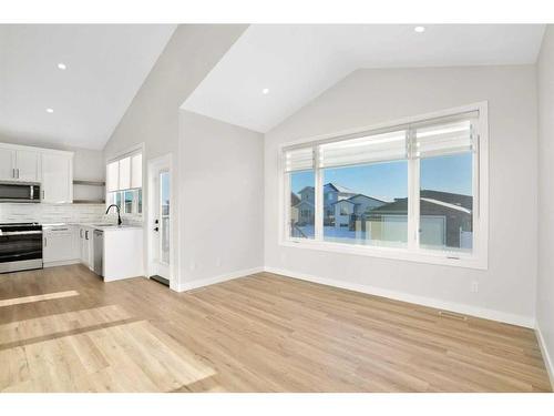 95 Livingston Close, Red Deer, AB - Indoor Photo Showing Kitchen