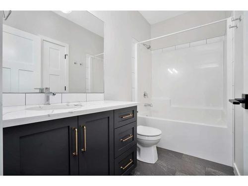 95 Livingston Close, Red Deer, AB - Indoor Photo Showing Bathroom