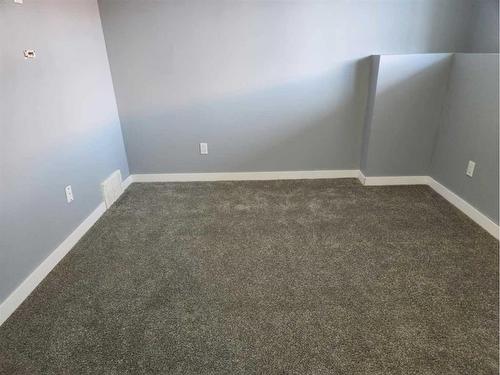 223-48 Holmes Street, Red Deer, AB - Indoor Photo Showing Other Room