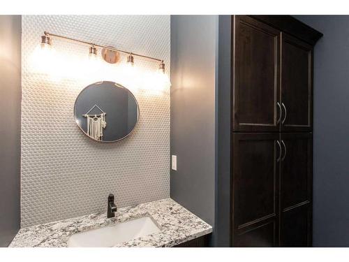 37247 Range Road 264, Rural Red Deer County, AB - Indoor Photo Showing Bathroom