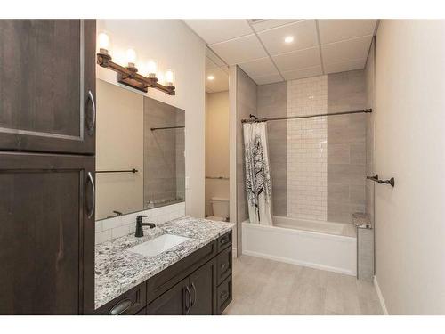 37247 Range Road 264, Rural Red Deer County, AB - Indoor Photo Showing Bathroom