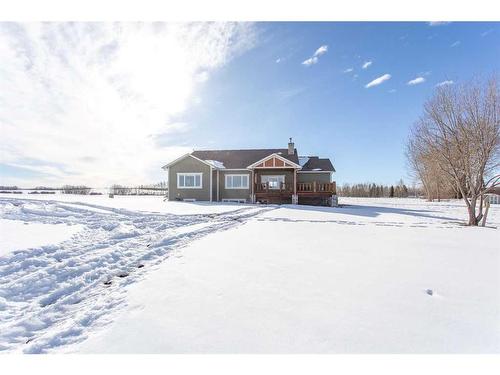 37247 Range Road 264, Rural Red Deer County, AB - Indoor With Fireplace