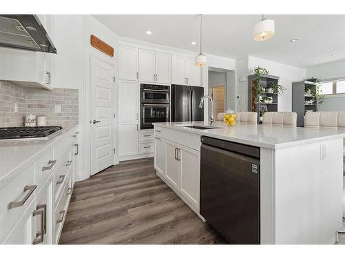 2 Meadow Close, Lacombe, AB - Indoor Photo Showing Kitchen With Upgraded Kitchen