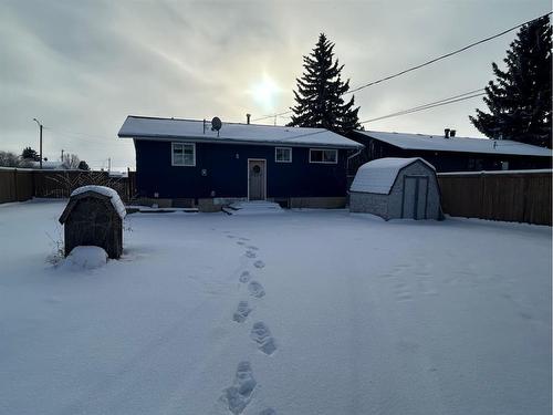 5419 48 Avenue West, Forestburg, AB - Outdoor