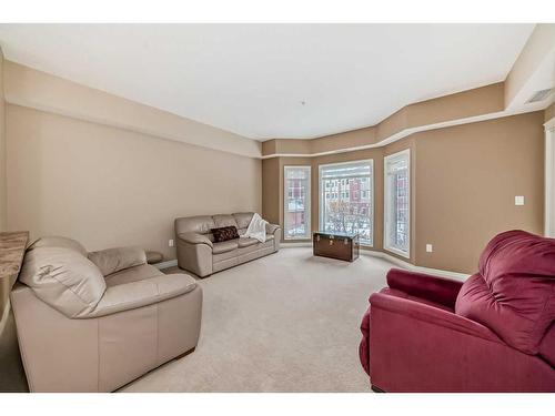 209-6 Michener Boulevard, Red Deer, AB - Indoor Photo Showing Living Room