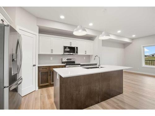 27 Gray Close, Sylvan Lake, AB - Indoor Photo Showing Kitchen