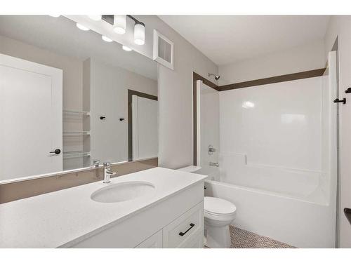 27 Gray Close, Sylvan Lake, AB - Indoor Photo Showing Bathroom