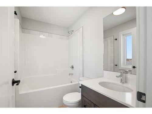 13 Gray Close, Sylvan Lake, AB - Indoor Photo Showing Bathroom