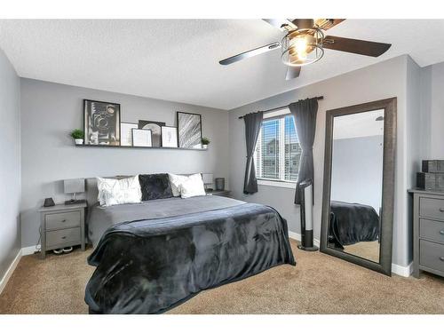 2 Coachman Way, Blackfalds, AB - Indoor Photo Showing Bedroom