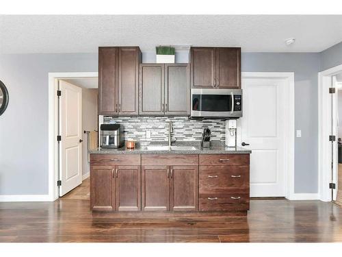 2 Coachman Way, Blackfalds, AB - Indoor Photo Showing Kitchen