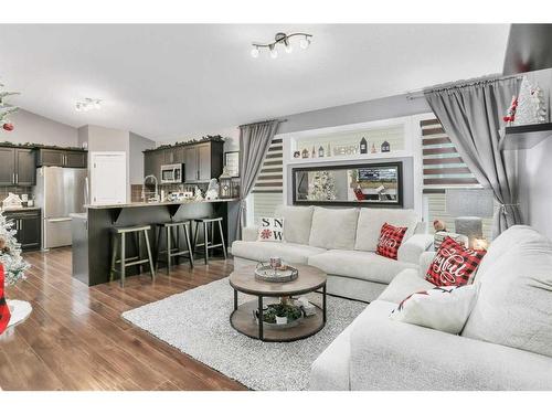 2 Coachman Way, Blackfalds, AB - Indoor Photo Showing Living Room