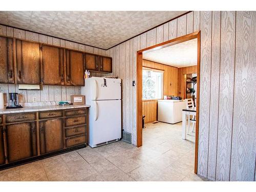 40303 Range Road 241, Rural Lacombe County, AB - Indoor Photo Showing Kitchen