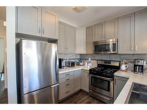 101 Crimson Court, Blackfalds, AB - Indoor Photo Showing Kitchen With Stainless Steel Kitchen