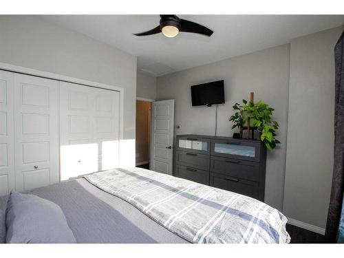 101 Crimson Court, Blackfalds, AB - Indoor Photo Showing Bedroom