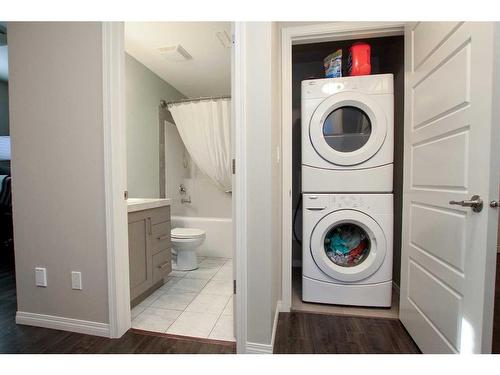 101 Crimson Court, Blackfalds, AB - Indoor Photo Showing Laundry Room