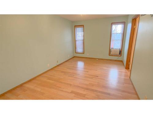 45 Kingston Drive, Red Deer, AB - Indoor Photo Showing Other Room