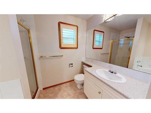 45 Kingston Drive, Red Deer, AB - Indoor Photo Showing Bathroom