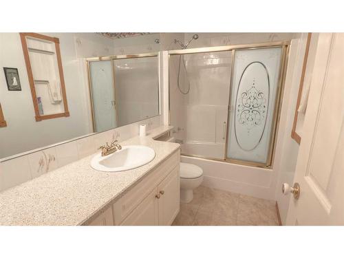 45 Kingston Drive, Red Deer, AB - Indoor Photo Showing Bathroom