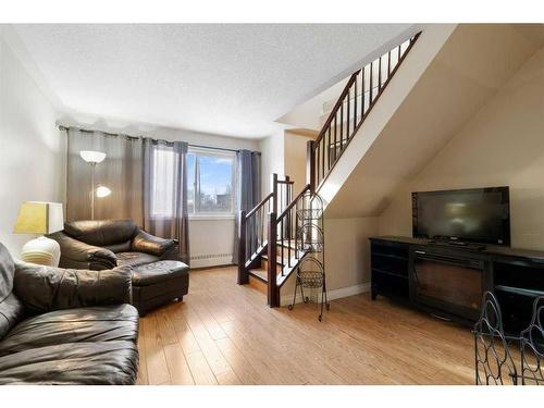 256-103 Hermary Street, Red Deer, AB - Indoor Photo Showing Living Room