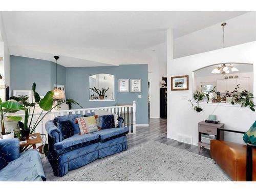 5321 58 Street, Lacombe, AB - Indoor Photo Showing Living Room