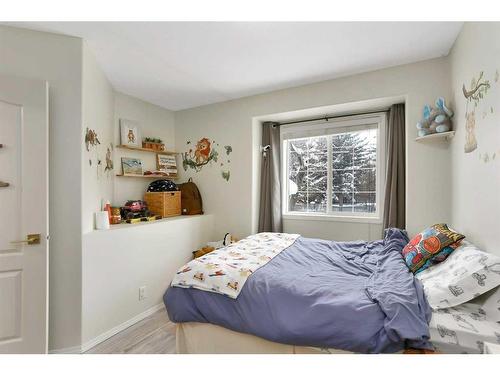 5321 58 Street, Lacombe, AB - Indoor Photo Showing Bedroom