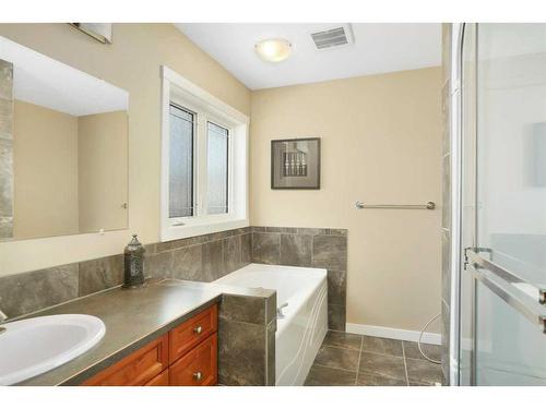 35 Oberg Court, Red Deer, AB - Indoor Photo Showing Bathroom