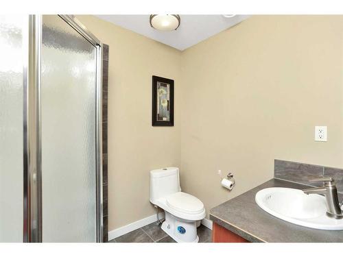 35 Oberg Court, Red Deer, AB - Indoor Photo Showing Bathroom