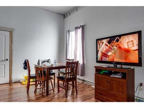 20-27380 Township Road 373, Rural Red Deer County, AB - Indoor Photo Showing Dining Room