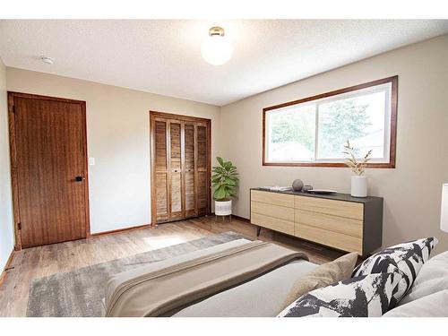 33 Munro Crescent, Red Deer, AB - Indoor Photo Showing Bedroom