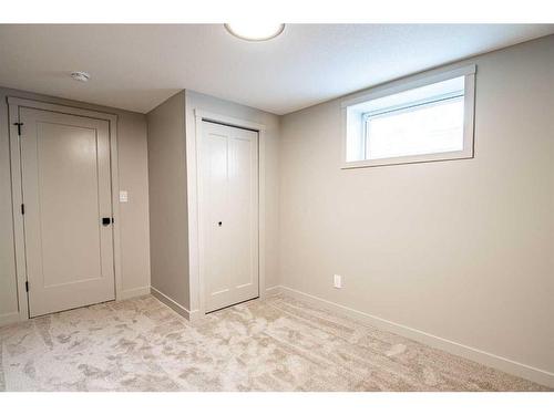 33 Munro Crescent, Red Deer, AB - Indoor Photo Showing Other Room