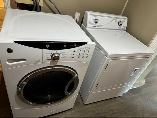 5208 3Rd Avenue East, Boyle, AB - Indoor Photo Showing Laundry Room