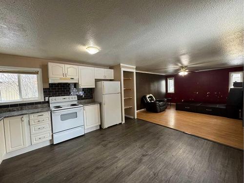 5208 3Rd Avenue East, Boyle, AB - Indoor Photo Showing Kitchen