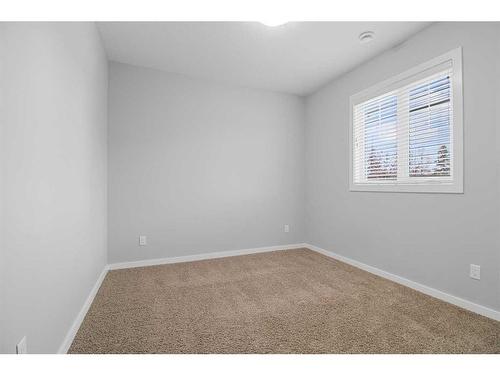 #103-44 Reid Court, Sylvan Lake, AB - Indoor Photo Showing Other Room