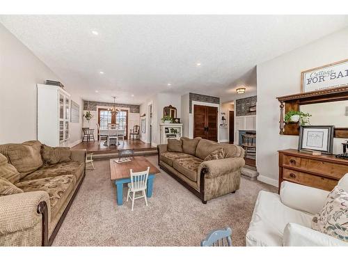 5213 42 Street, Ponoka, AB - Indoor Photo Showing Living Room