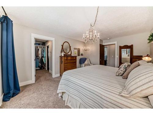 5213 42 Street, Ponoka, AB - Indoor Photo Showing Bedroom