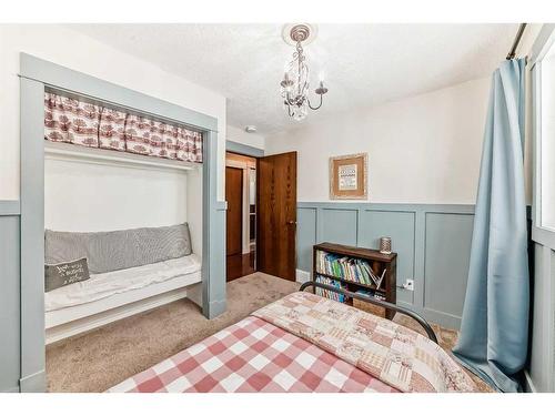 5213 42 Street, Ponoka, AB - Indoor Photo Showing Bedroom