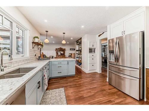 5213 42 Street, Ponoka, AB - Indoor Photo Showing Kitchen With Stainless Steel Kitchen With Double Sink