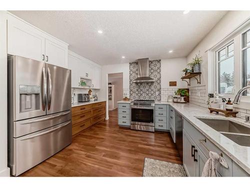 5213 42 Street, Ponoka, AB - Indoor Photo Showing Kitchen With Stainless Steel Kitchen With Upgraded Kitchen