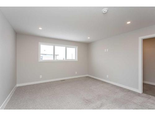 40 Emmett Crescent, Red Deer, AB - Indoor Photo Showing Other Room