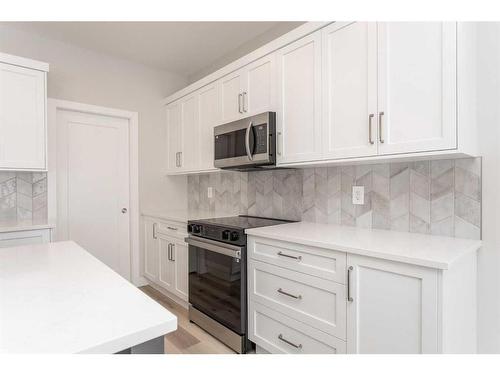 40 Emmett Crescent, Red Deer, AB - Indoor Photo Showing Kitchen