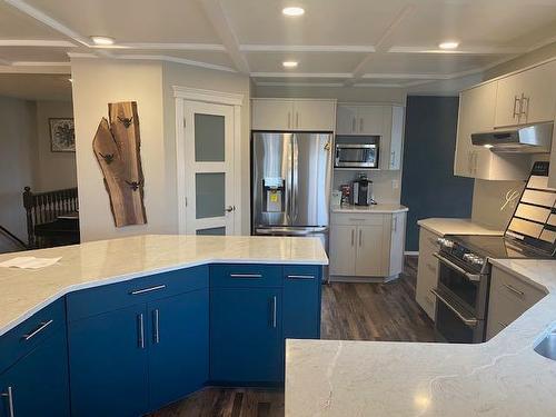 11 Parkview Estates Estates, Camrose, AB - Indoor Photo Showing Kitchen With Stainless Steel Kitchen