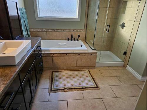 23-421003 Range Road 10, Rural Ponoka County, AB - Indoor Photo Showing Bathroom