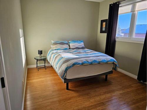 23-421003 Range Road 10, Rural Ponoka County, AB - Indoor Photo Showing Bedroom