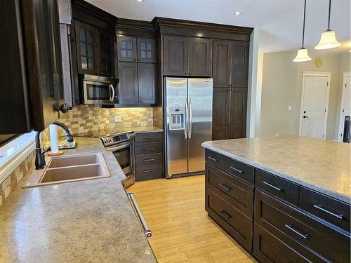 23-421003 Range Road 10, Rural Ponoka County, AB - Indoor Photo Showing Kitchen With Double Sink With Upgraded Kitchen