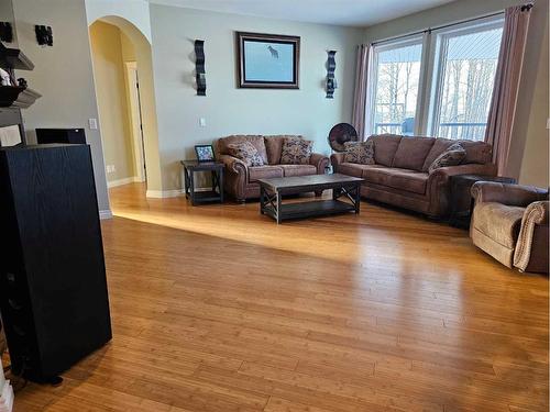 23-421003 Range Road 10, Rural Ponoka County, AB - Indoor Photo Showing Living Room