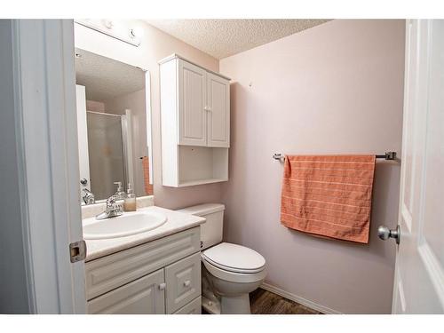 308-4319 49 Street, Innisfail, AB - Indoor Photo Showing Bathroom