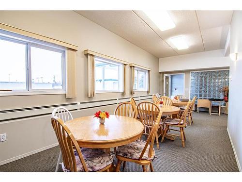 308-4319 49 Street, Innisfail, AB - Indoor Photo Showing Dining Room